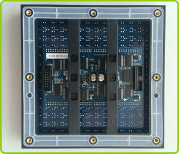 खुदरा विक्रेता और OEM एजेंसियों के लिए SDK फ़ंक्शन के साथ P6 आउटडोर डिजिटल मोबाइल ट्रेलर LED विज्ञापन साइन डिस्प्ले स्क्रीन 1