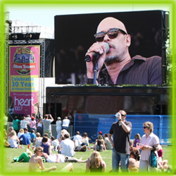 खुदरा विक्रेता और OEM एजेंसियों के लिए SDK फ़ंक्शन के साथ P6 आउटडोर डिजिटल मोबाइल ट्रेलर LED विज्ञापन साइन डिस्प्ले स्क्रीन 9